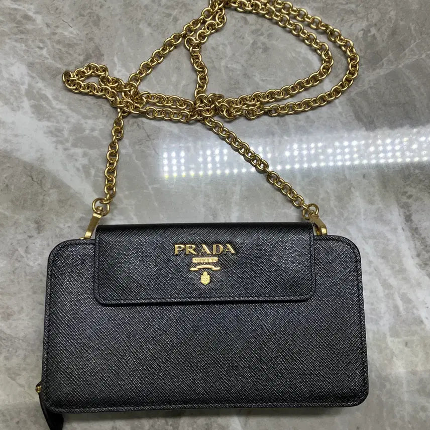 [BUNJANG] Prada Saffiano Lux Gold Lettering Chain Crossbody Bag / 프라다(Prada) 금장 레터링 체인 크로스백