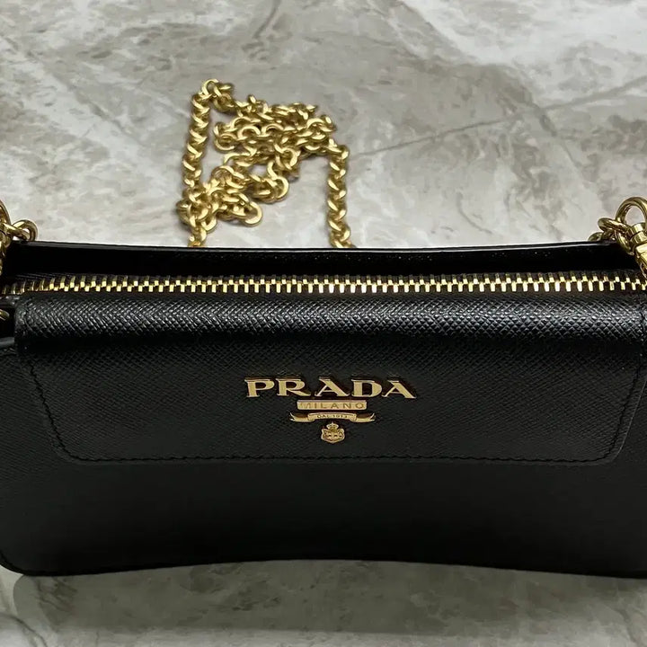 [BUNJANG] Prada Saffiano Lux Gold Lettering Chain Crossbody Bag / 프라다(Prada) 금장 레터링 체인 크로스백