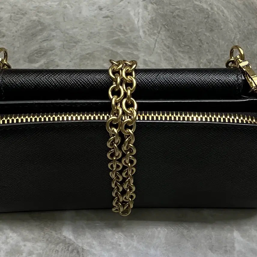 [BUNJANG] Prada Saffiano Lux Gold Lettering Chain Crossbody Bag / 프라다(Prada) 금장 레터링 체인 크로스백