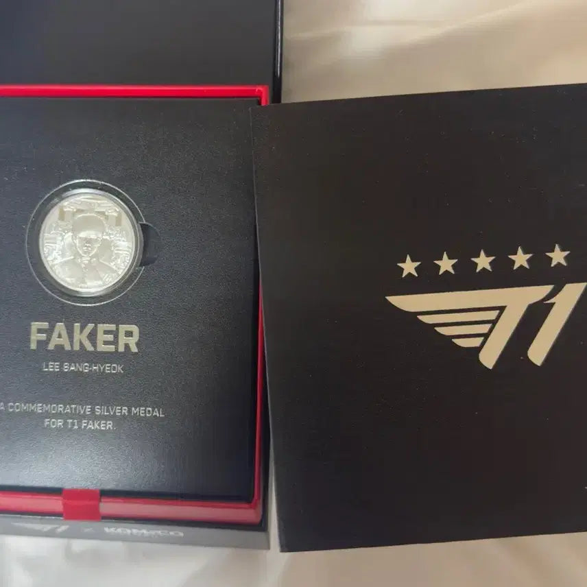 [SOLD OUT] T1 페이커 기념 주화 은 버전