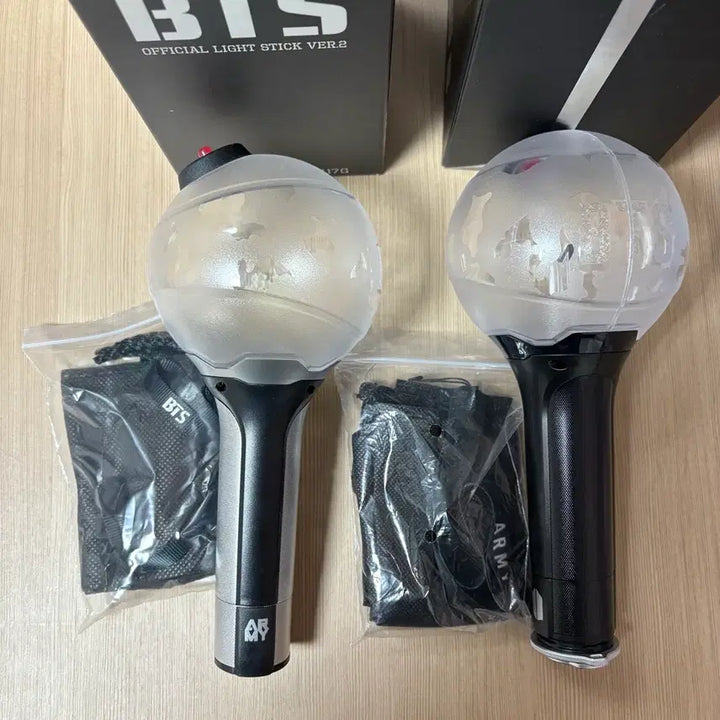 [BUNJANG] BTS ARMY Bomb Ver.2 &amp; Ver.3 Bundle Set / (일괄) 방탄 아미밤 ver.2,3 bts 삼미밤응원봉