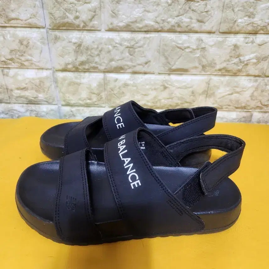 [BUNJANG] New Balance Sandals 240 / 여 뉴발란스  샌들ㅡ240