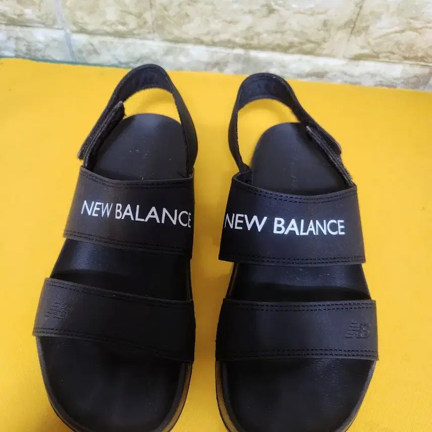 [BUNJANG] New Balance Sandals 240 / 여 뉴발란스  샌들ㅡ240