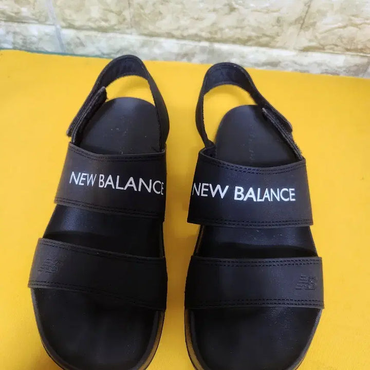 [BUNJANG] New Balance Sandals 240 / 여 뉴발란스  샌들ㅡ240