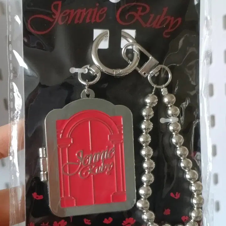 [BUNJANG] BLACKPINK Jennie x MINISO Ruby Mirror Keyring / 블랙핑크 제니 x 미니소 팝업 제니 루비 거울 키링