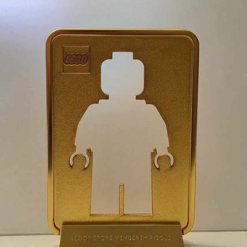 [BUNJANG] LEGO 2024 Gold Membership Trophy / 레고 2024 골드멤버쉽 트로피 판매합니다