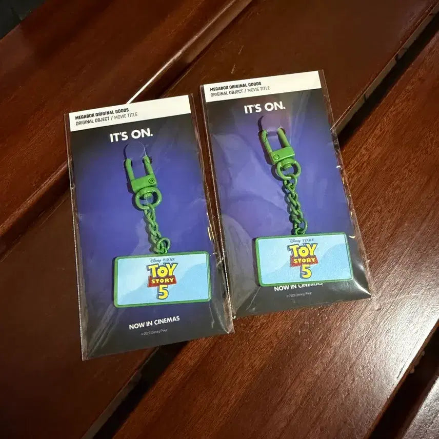 [SOLD OUT] 토이스토리 무비타이틀 키링 토이스토리5
