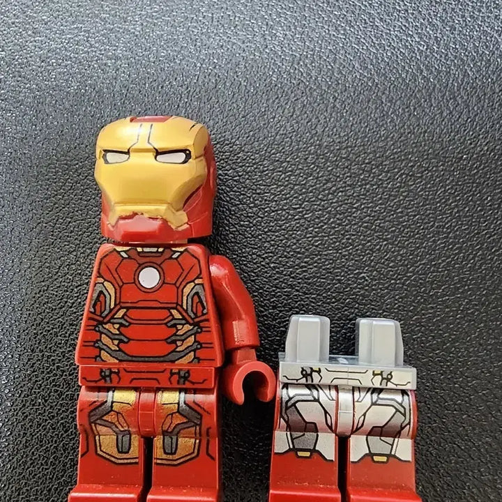 [BUNJANG] LEGO Marvel Iron Man MK43 + MK47 Legs / 레고 마블 아이언맨 MK43 + MK47다리