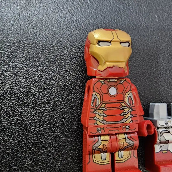 [BUNJANG] LEGO Marvel Iron Man MK43 + MK47 Legs / 레고 마블 아이언맨 MK43 + MK47다리