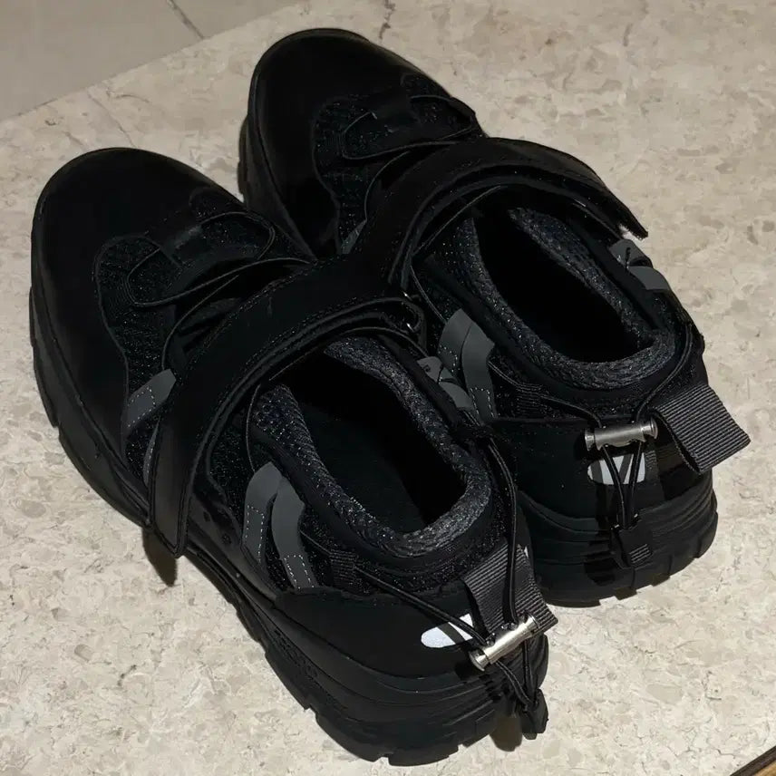 [BUNJANG] Rockfish Weatherwear Brin Velcro Sneakers V1 Black / 락피쉬웨더웨어 브린 벨크로 스니커즈 V1 블랙 245
