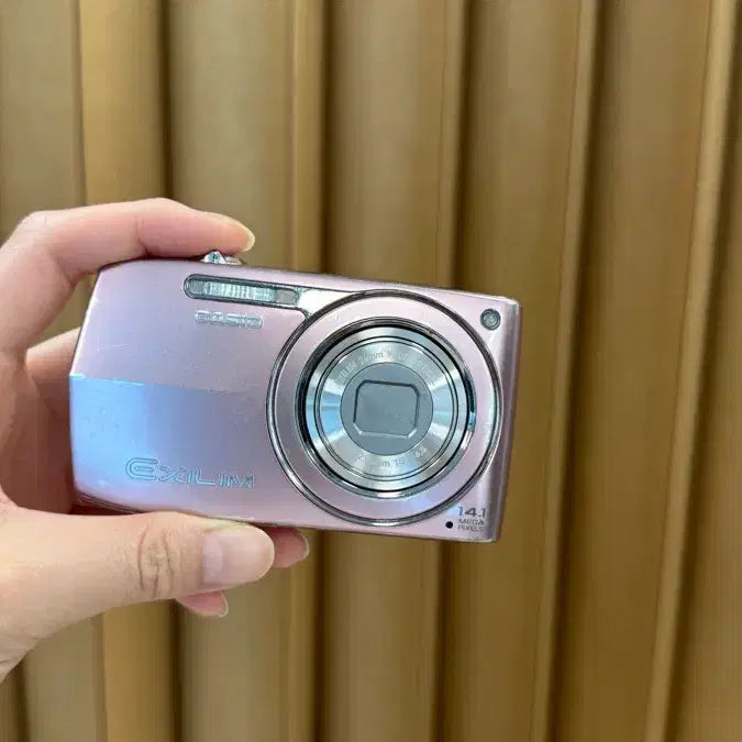 [BUNJANG] Casio Exilim EX-Z2300 Pink Vintage Digital Camera / 카시오 엑슬림 exlim-z2300 핑크 모카 로제 연예인 빈티지디카