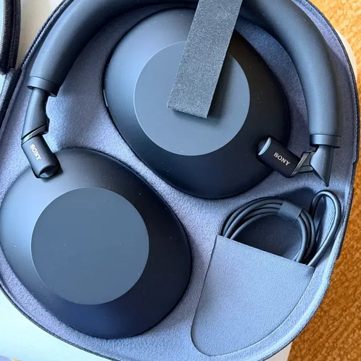 [BUNJANG] Sony WH-1000XM5 Headphones - Black (Unused) / 소니 WH-1000XM5 블랙 색상 미사용
