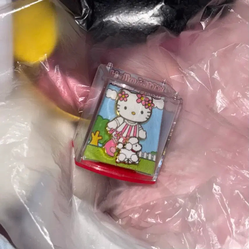 [BUNJANG] Classic Kitty Dog Walking Pin Badge / 강아지 산책 키티 고전 뱃지