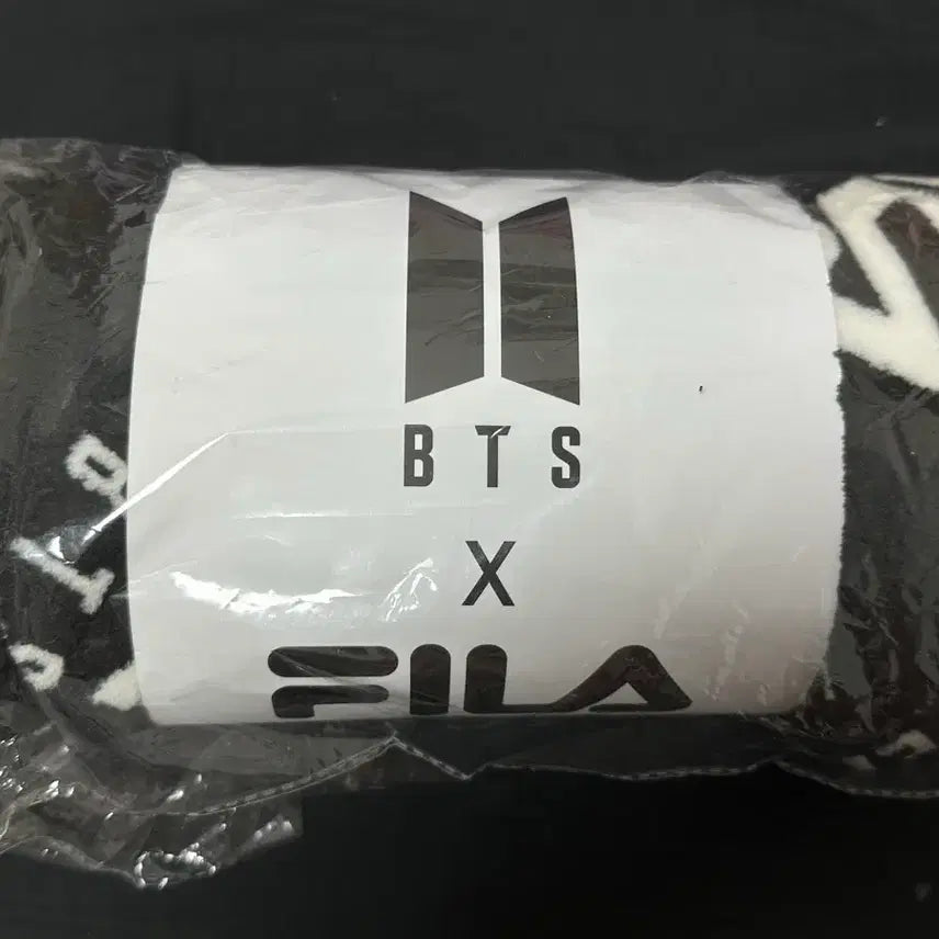 [BUNJANG] BTS x FILA Collaboration Speak Yourself Concert Limited Edition Blanket (Black, Sealed) / BTS FILA 콜라보 담요 블랙 스픽콘 한정 담요 미개봉 새상품