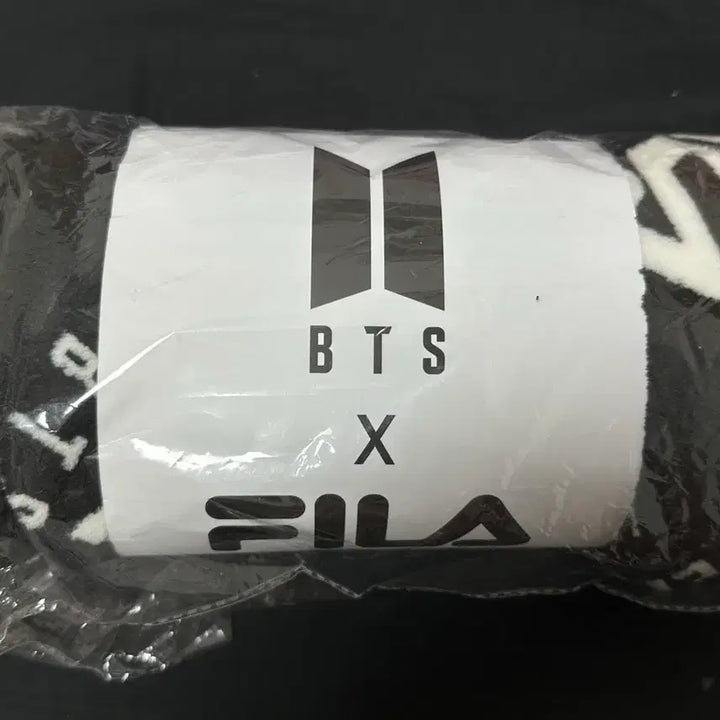 [BUNJANG] BTS x FILA Collaboration Speak Yourself Concert Limited Edition Blanket (Black, Sealed) / BTS FILA 콜라보 담요 블랙 스픽콘 한정 담요 미개봉 새상품