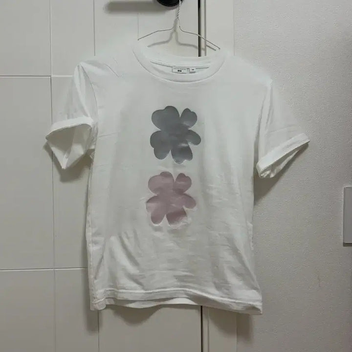 [BUNJANG] Uniqlo Cecilia Borthwick Short Sleeve T-Shirt / 유니클로 반팔 티셔츠 세실리아 반센 150
