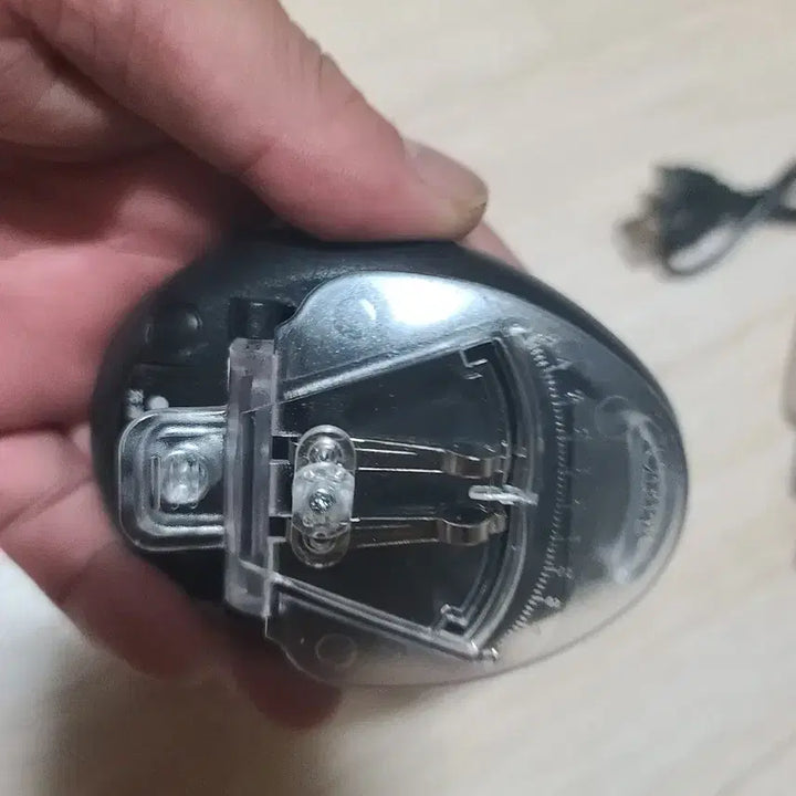 [BUNJANG] Universal Battery Charger (2 Units) / 만능배터리충전기 2개 팔아요