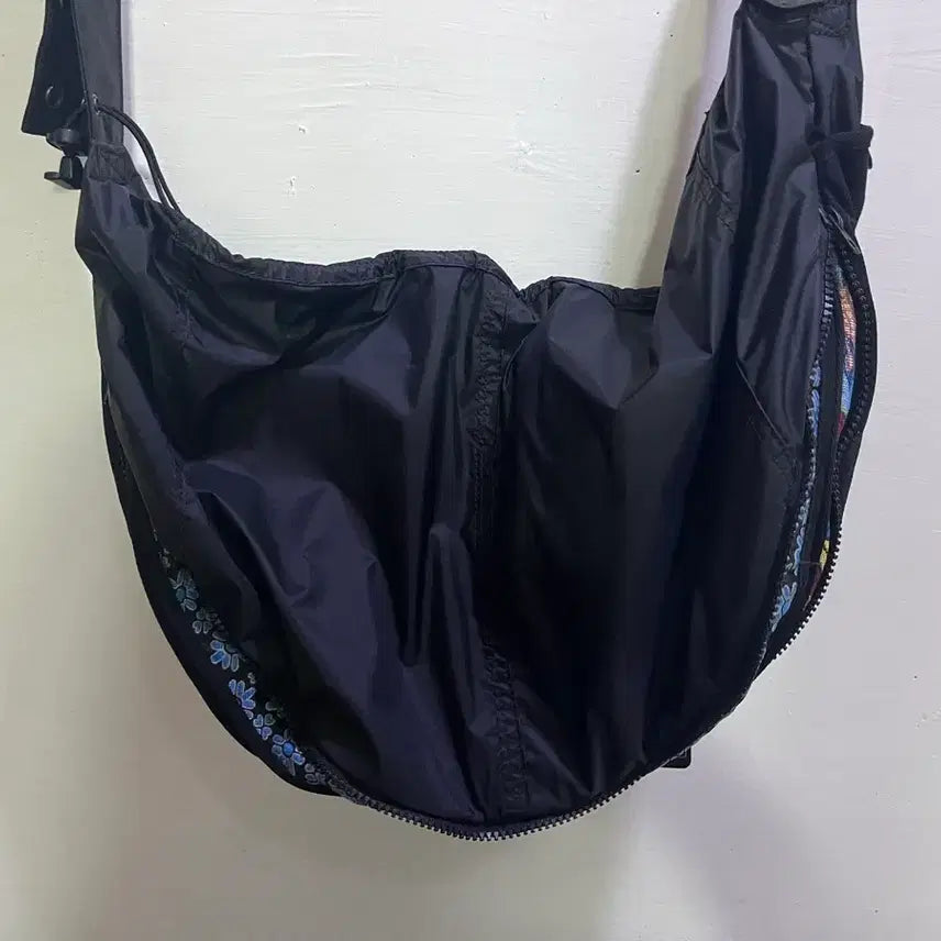 [BUNJANG] SOHC Somewhere Outside Hiking Company Sling Bag / sohc 썸웨어아웃사이드하이킹컴퍼니 슬링백 sling bag