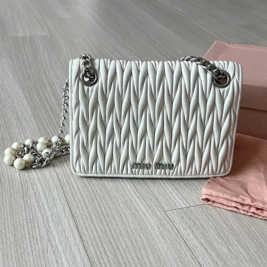 [BUNJANG] Miu Miu Leather Shoulder/Cross Bag / 미우미우