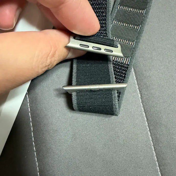 [BUNJANG] Apple Watch Trail Loop Black/Natural Titanium M/L / 애플워치 트레일루프 블랙 내추럴 티타늄 색상 M/L 사이즈