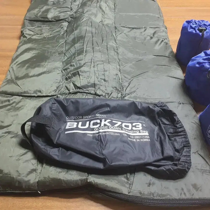 [BUNJANG] Buck 703 Goose Down Sleeping Bag (Olive) + 3 Air Buckets / 벅703 구스다운 침낭 올리브색 +에어버케3개
