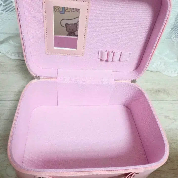 [BUNJANG] Sanrio Kitty Pochacco Ready Bag Makeup Box / 산리오 키티 포차코 레디백 메이크업박스