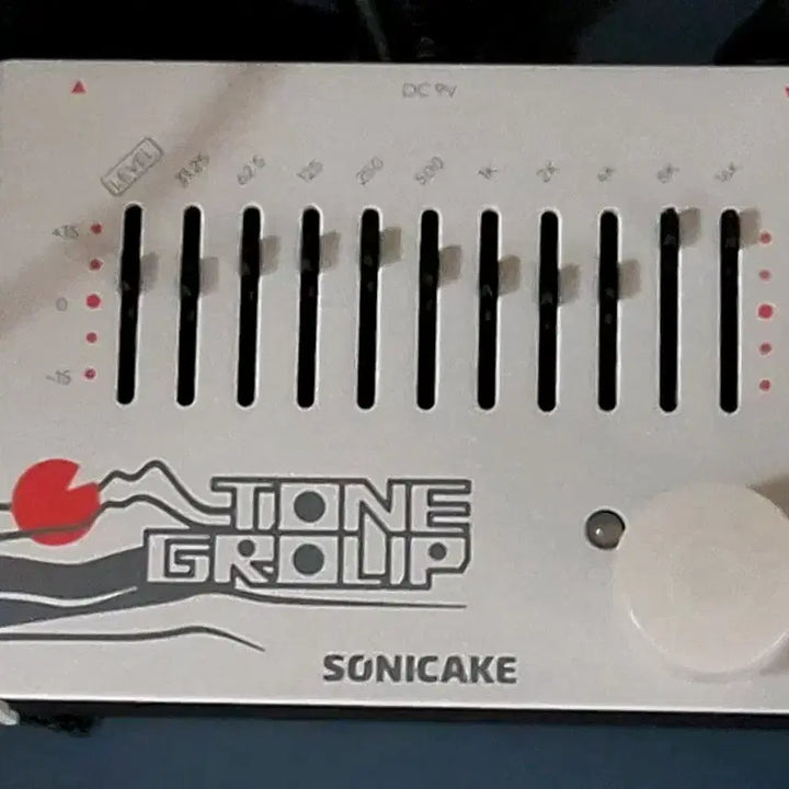 [BUNJANG] SONICAKE 10-Band EQ Guitar Pedal Effect / SONICAKE 10band EQ 기타 페달 이펙터 소니케이크