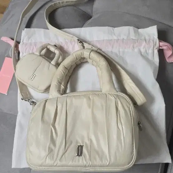 [BUNJANG] J.ESTINA Crossbody Bag and Mini Bag Keychain Set / 제이에스티나 크로스백과 미니백 키링