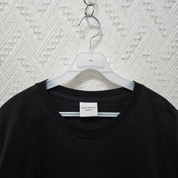 [BUNJANG] Acmedrawi Winter Girl Black T-Shirt / 타119 아크메드라비 겨울소녀 블랙 반팔티 2