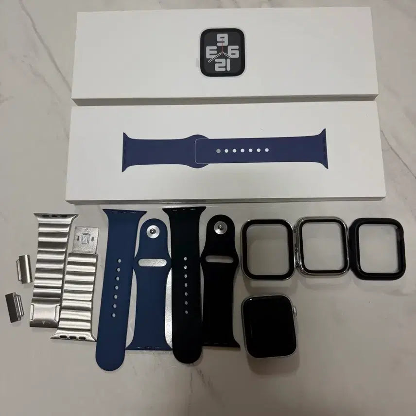 [BUNJANG] Apple Watch SE 2nd Gen Aluminum Case 44mm Silver / 애플워치 SE 2세대 알루미늄 케이스 44mm 실버