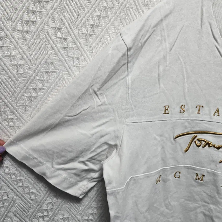 [BUNJANG] Tommy Hilfiger Gold Logo Short Sleeve T-Shirt 2XL / 타132 타미힐피거 금장 로고 반팔티 2XL