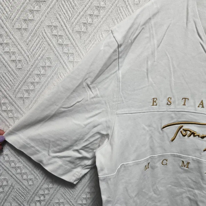 [BUNJANG] Tommy Hilfiger Gold Logo Short Sleeve T-Shirt 2XL / 타132 타미힐피거 금장 로고 반팔티 2XL
