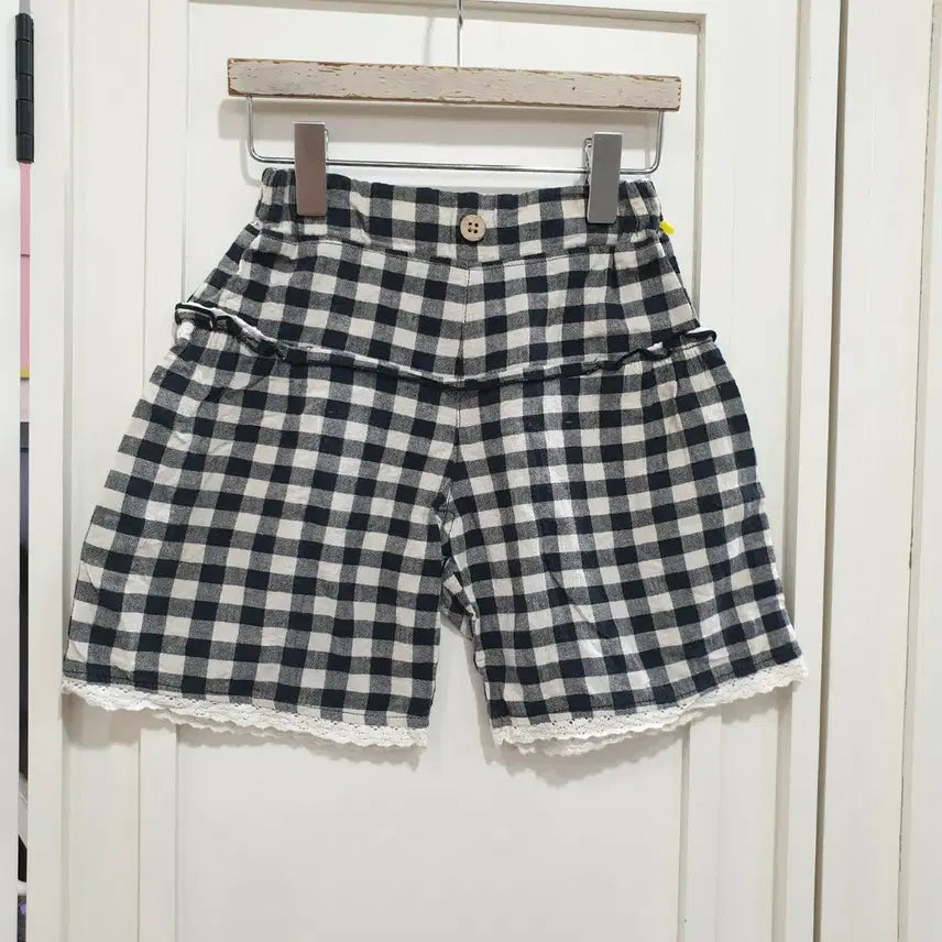[BUNJANG] 95 Checkered Shorts with Lace Trim / 95 체크무늬 반바지 레이스 장식