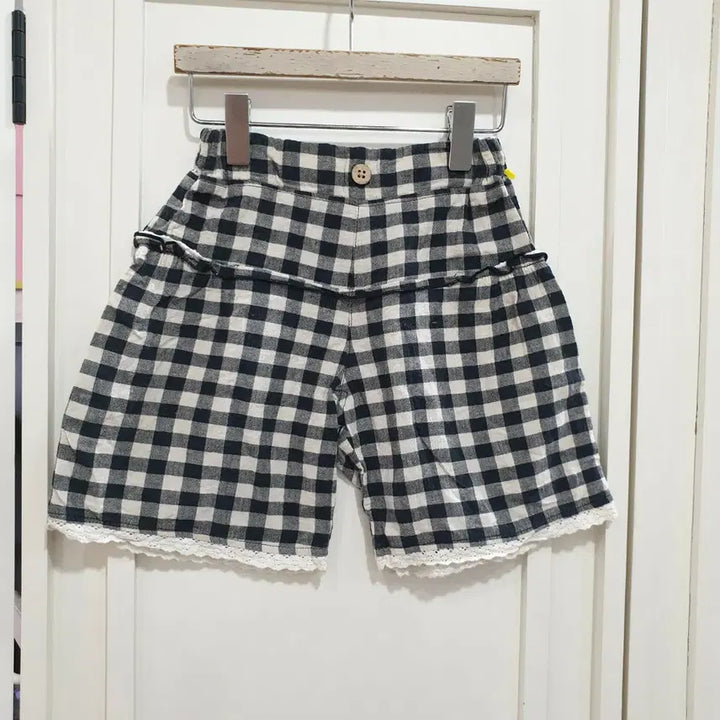 [BUNJANG] 95 Checkered Shorts with Lace Trim / 95 체크무늬 반바지 레이스 장식