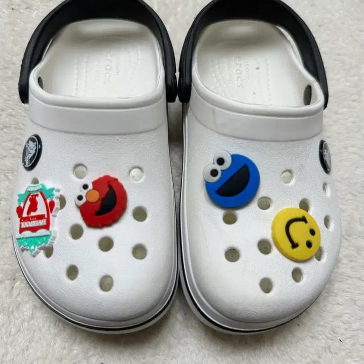 [BUNJANG] Crocs Kids Character Jibbitz Sandals / 크록스 샌들 캐릭터 지비츠 포함 165