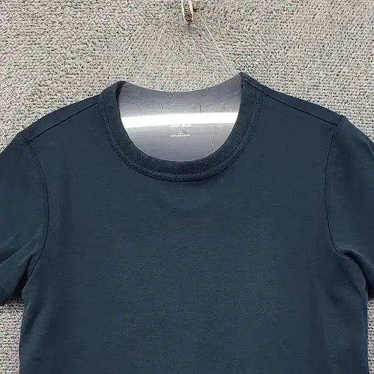 [BUNJANG] Uniqlo Navy Short-Sleeve T-Shirt L / 유니클로 네이비 반팔티 L