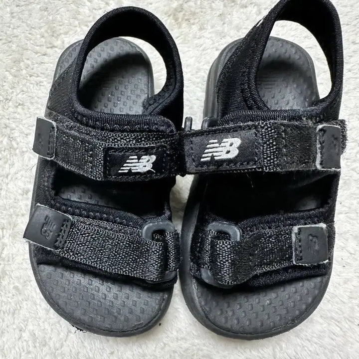[BUNJANG] New Balance Kids Sandals Black 140 / 뉴발란스 아동 샌들 블랙 140