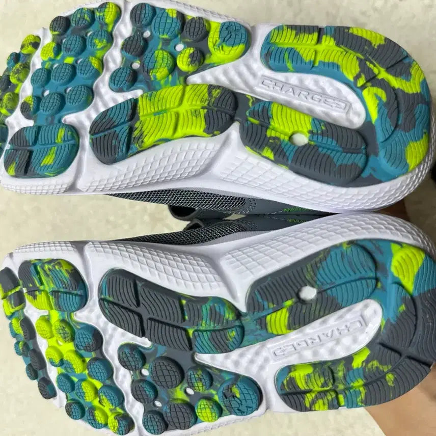 [BUNJANG] Under Armour Running Shoes Gray/Neon 165 / 언더아머 운동화 그레이/형광 165