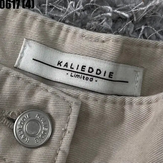 [BUNJANG] KALIEDDIE Beige Cargo Pants Size S / KALIEDDIE 베이지색 카고 바지 S 0517