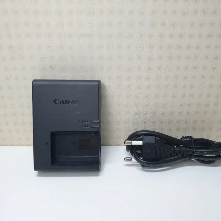 [BUNJANG] Canon LC-E17E Battery Charger for EOS R Series, EOS M Series, and DSLR Cameras / 캐논LC-E17E 충전기(RP R50 R10 M6 M5 M3 800D)