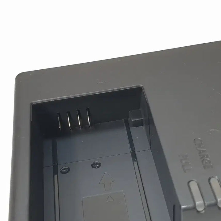 [BUNJANG] Canon LC-E17E Battery Charger for EOS R Series, EOS M Series, and DSLR Cameras / 캐논LC-E17E 충전기(RP R50 R10 M6 M5 M3 800D)