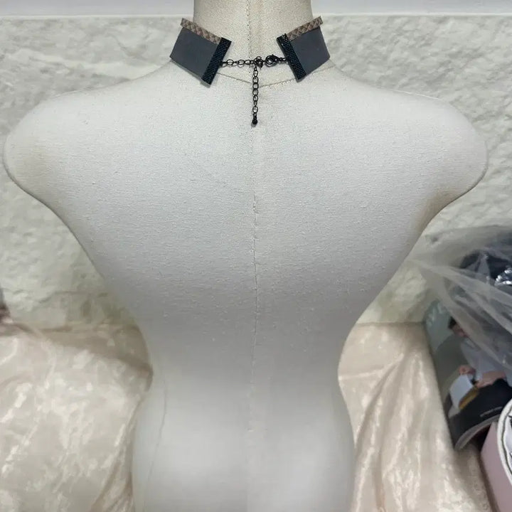 [BUNJANG] Vintage Grey Suede Oriental Choker Necklace / 빈티지 그레이 스웨이드 오리엔탈 초커 목걸이