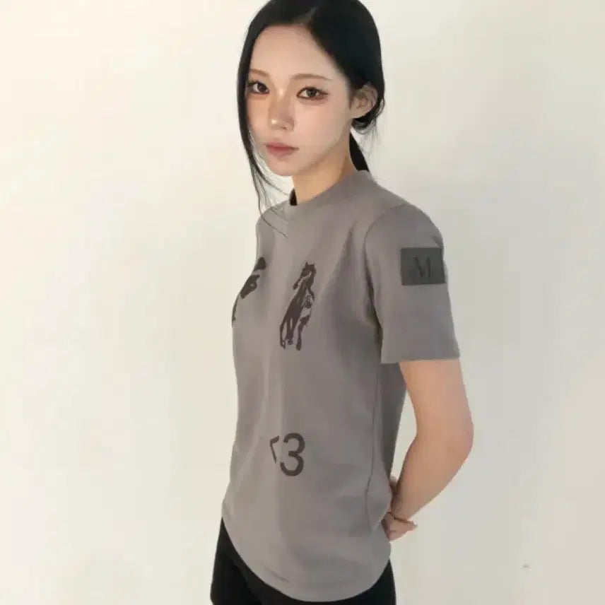 [BUNJANG] MUCENT Antique Horse Graphic Short Sleeve T-Shirt / MUCENT 무센트 엔틱 크로스 포니 반팔티 Free
