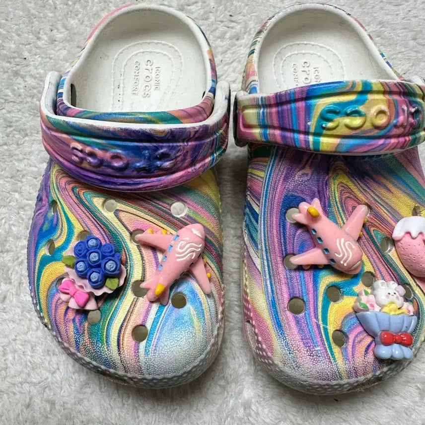 [BUNJANG] Crocs Marvel Pattern Clogs / 크록스 지비츠 마블 패턴 뮬 140