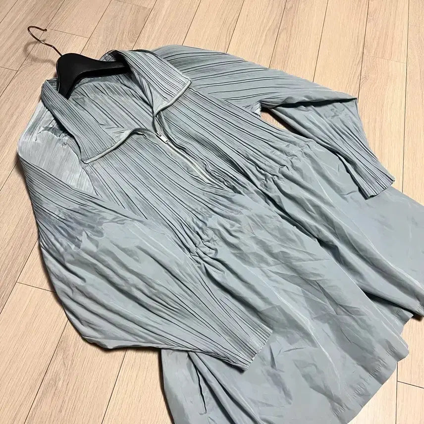 [BUNJANG] Hans Style Waist String Ruffle Pleats Zip-Up Jumper Windbreaker / 한스스타일 제작 허리 스트링 러플 플리츠 자켓 집업 점퍼 바람막이 소라색