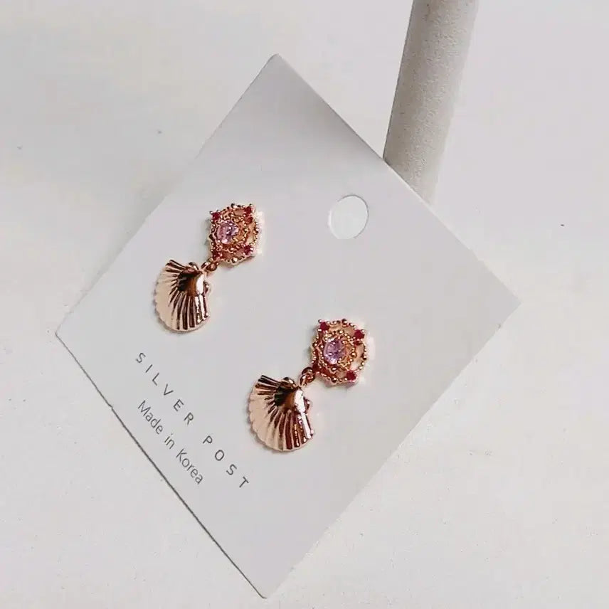 [BUNJANG] Pink Gold Clam Cubic Earrings / 핑크골드빛 조개 큐빅 귀걸이