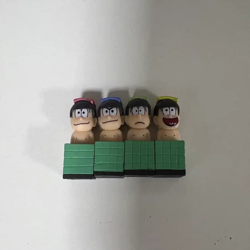 [SOLD OUT] 오소마츠상 사우나 피규어 4종 일괄