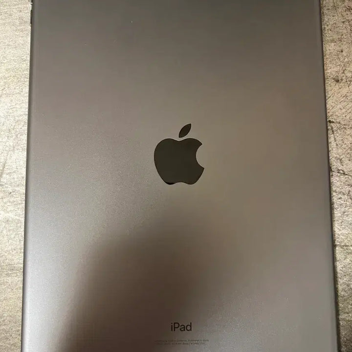 [BUNJANG] Apple iPad 8th Gen Space Gray WiFi 32GB with Apple Pencil / 아이패드8세대 스페이스그레이 wifi 32gb + 펜슬