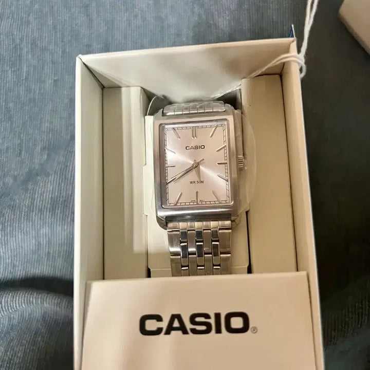[BUNJANG] Casio MTP-B215D-7AV Silver Stainless Steel Watch / 정품 새상품) 카시오 MTP-B215D-7AV 실버