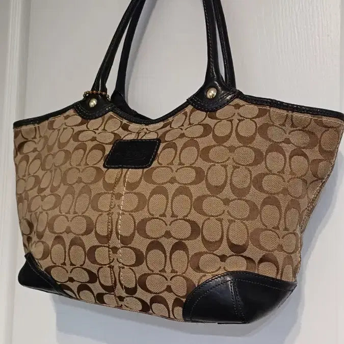 [BUNJANG] Coach Signature Shoulder Bag / 코치 30 26 13